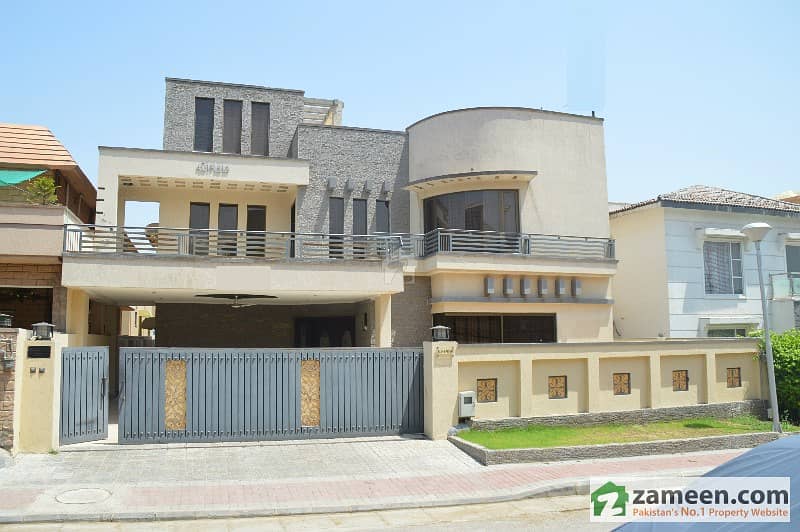 Beautifully Designed Fully Furnished – 1 Kanal Double Storey House For Sale