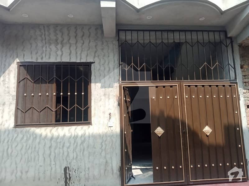چکراروڈ راولپنڈی میں 2 کمروں کا 3 مرلہ مکان 25 لاکھ میں برائے فروخت۔