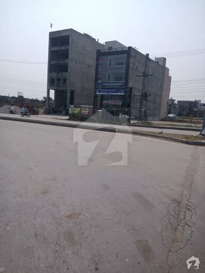بینکرز کوآپریٹو ہاؤسنگ سوسائٹی لاہور میں 4 مرلہ دفتر 1. 6 کروڑ میں برائے فروخت۔
