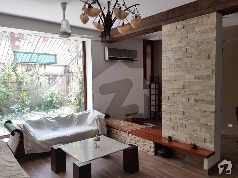 ماڈل ٹاؤن لاہور میں 7 کمروں کا 3 کنال مکان 16.5 کروڑ میں برائے فروخت۔
