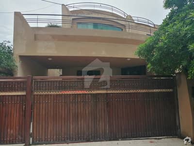 1 Kanal Slightly Used House Is Available For Sale 1 Kanal Slightly Used House Is Available For Sale