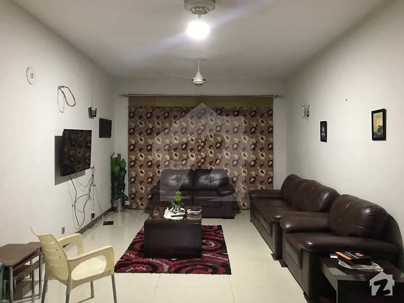 اقبال ایوینیو لاہور میں 3 کمروں کا 1.05 کنال بالائی پورشن 66 ہزار میں کرایہ پر دستیاب ہے۔