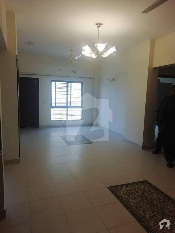 Paradise Arcade 3 Bedrooms Drawing Flat For Rent