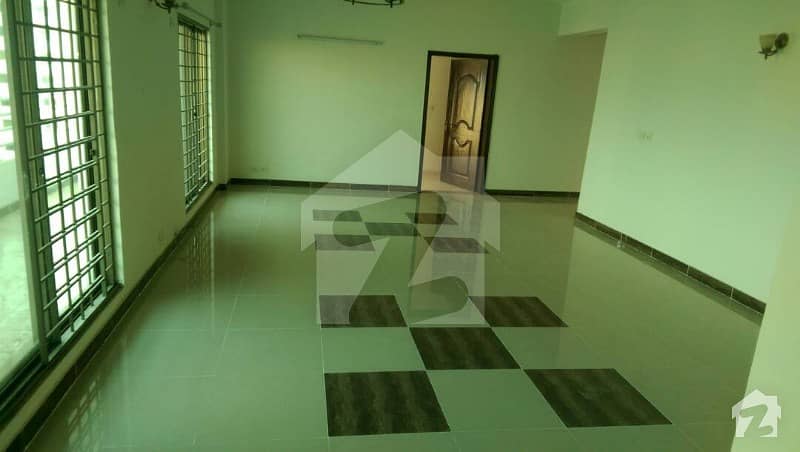 5th Floor 10 Marla 3 Bed Flat for Rent Askari- 11