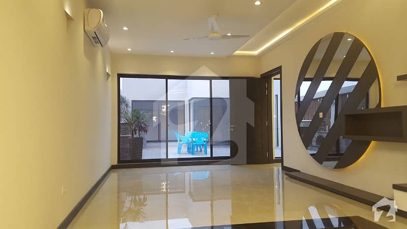 ڈی ایچ اے فیز 5 ڈیفنس (ڈی ایچ اے) لاہور میں 6 کمروں کا 1.15 کنال مکان 6.45 کروڑ میں برائے فروخت۔