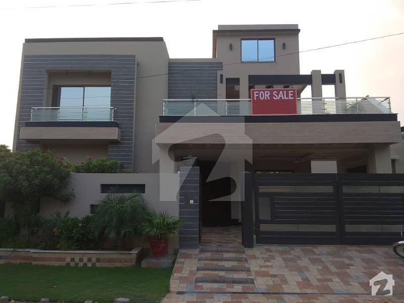 1 Kanal Beautiful House For Sale In Pcsir Society