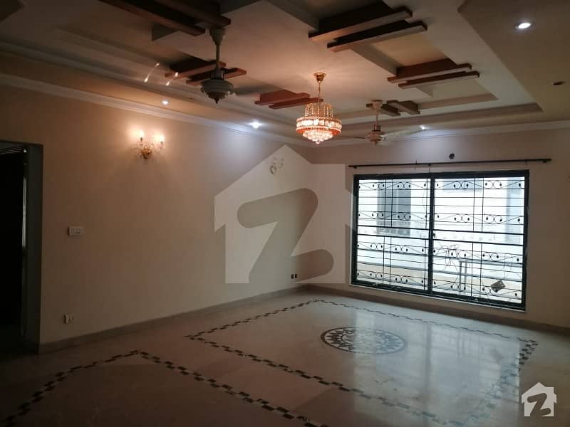 1 KANAL UPPER PORTION IS AVAILABLE FOR RENT