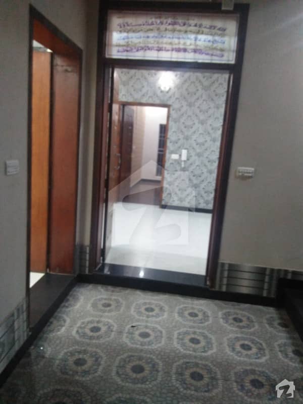 8 Marla Upper Portion 3 Bed Marble Near Umt Is Available For Rent