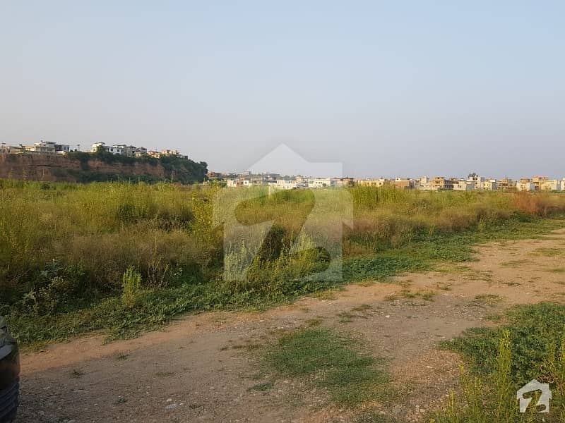 Cbr Town Phase 1 Exective Block 6 Marla Plot For Sale Good Location