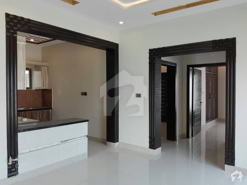واپڈا سٹی فیصل آباد میں 4 کمروں کا 10 مرلہ مکان 1. 6 کروڑ میں برائے فروخت۔