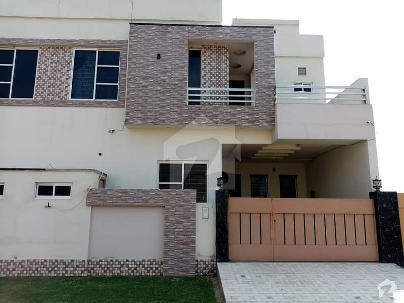 Here Is A Good Opportunity To Live In A Well-Built House In Model City 2 Satiana Road