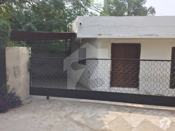 1000 Sq Ft 02 Bed Furnished Lower Portion For Rent Near Mall Of Lahore
