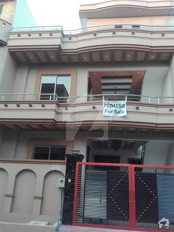 غوری ٹاؤن فیز 4 غوری ٹاؤن اسلام آباد میں 4 کمروں کا 5 مرلہ مکان 99 لاکھ میں برائے فروخت۔
