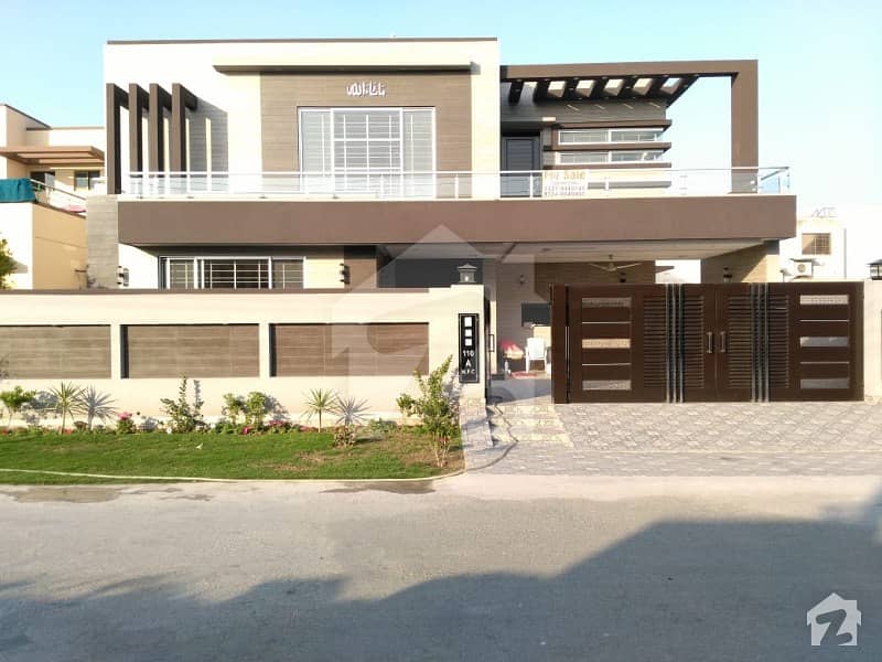 1 Kanal Brand New Solid Beautiful House For Sale