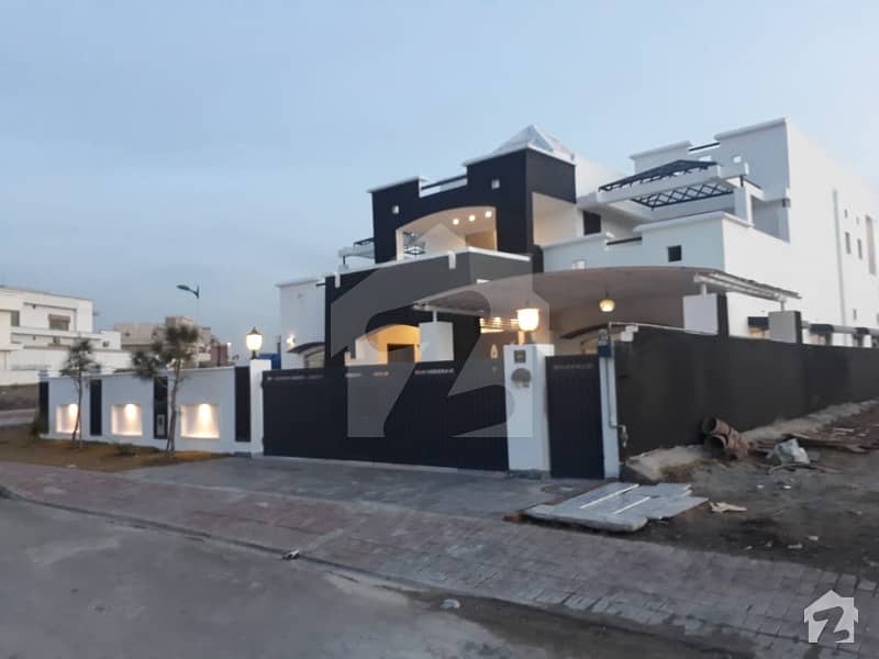 Bahria Town Phase 8 Kanal House Quality Constructed With 4 Beds Outclass Location On Investor Rate