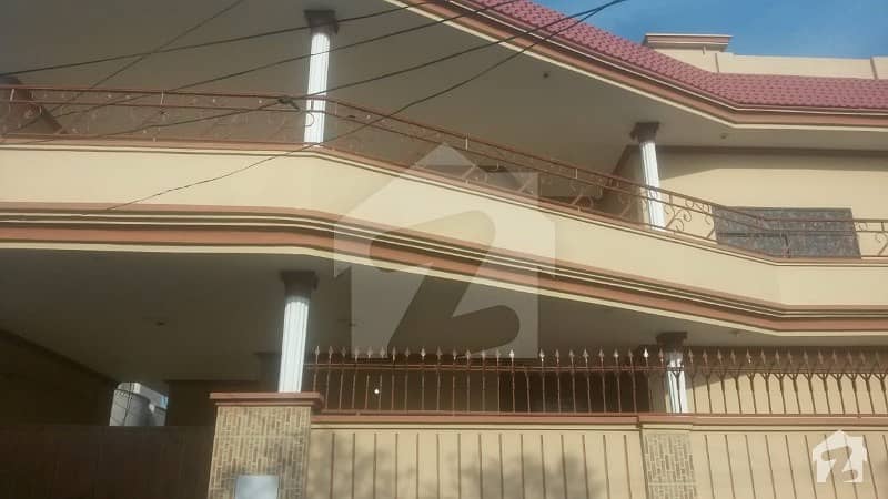 بابر کالونی رحیم یار خان میں 6 کمروں کا 15 مرلہ مکان 2 کروڑ میں برائے فروخت۔