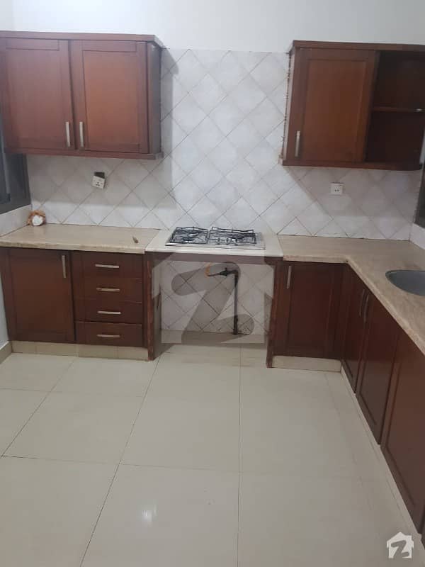 3 Bed Full Floor Apartment Is Available For Rent