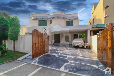 Slightly Used Fully Renovated Solid 1 Kanal Bungalow For Sale Slightly Used Fully Renovated Solid 1 Kanal Bungalow For Sale