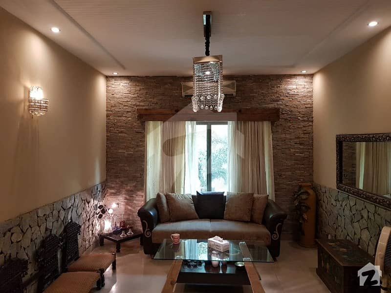 پیس وُوڈلینڈز بیدیاں روڈ لاہور میں 4 کمروں کا 10 مرلہ مکان 1. 59 کروڑ میں برائے فروخت۔