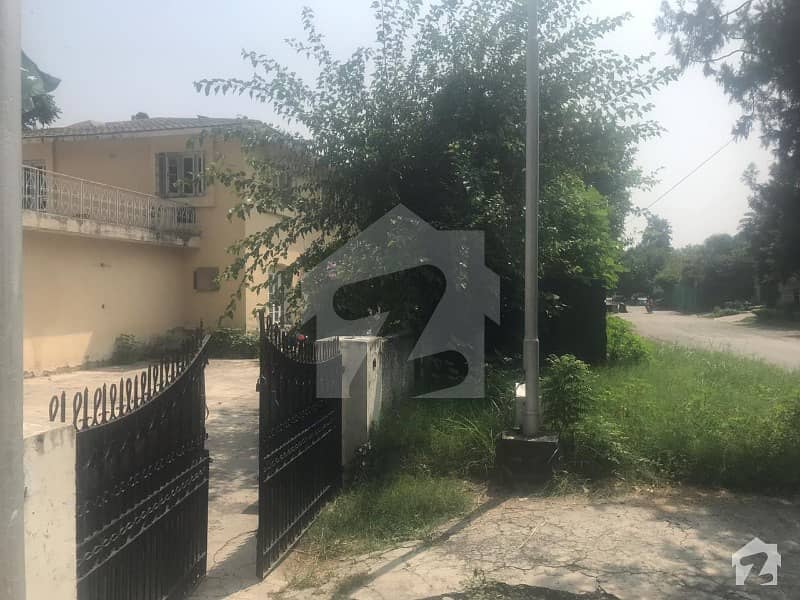 Demolish House Is Available For Sale In F7 Islamabad
