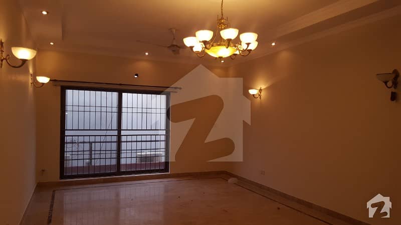 Dha 1 Kanal Gorgeous Upper Portion With Separate Gate For Rent In Phase 4