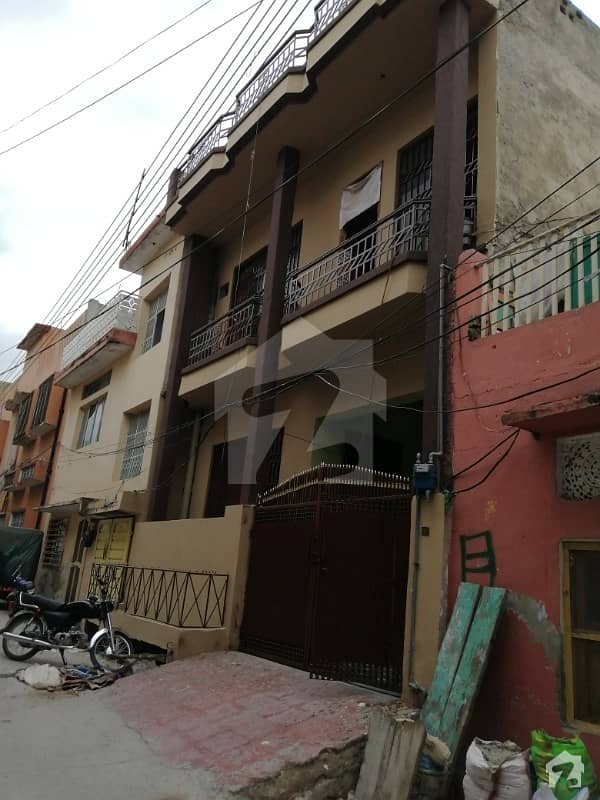 ہولی فیملی روڈ راولپنڈی میں 6 کمروں کا 5 مرلہ مکان 1.35 کروڑ میں برائے فروخت۔