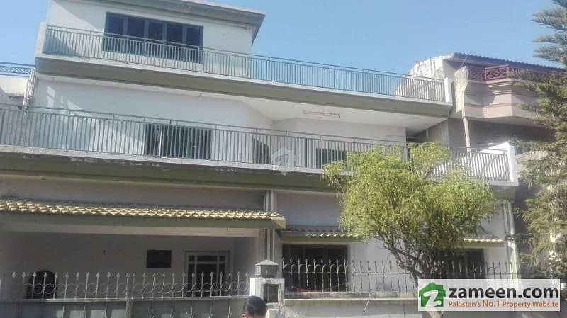 3 Storey House For Sale In E-11