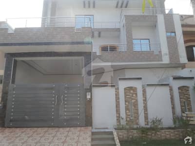 10 Marla House Available For Sale 10 Marla House Available For Sale