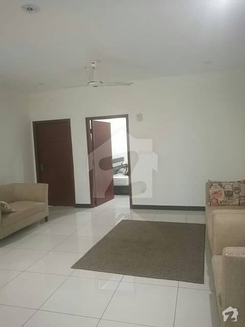 Apartment For Sale At Ittehad Commercial Slightly Used 1750 Sq. Ft 3 Bed D/D Lounge Second Floor  With Lift Car Parking
