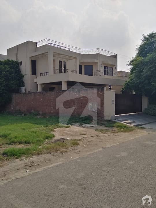 24 Marla 05 Bed  Luxury House In Cavalry Extension On Sale With Basement