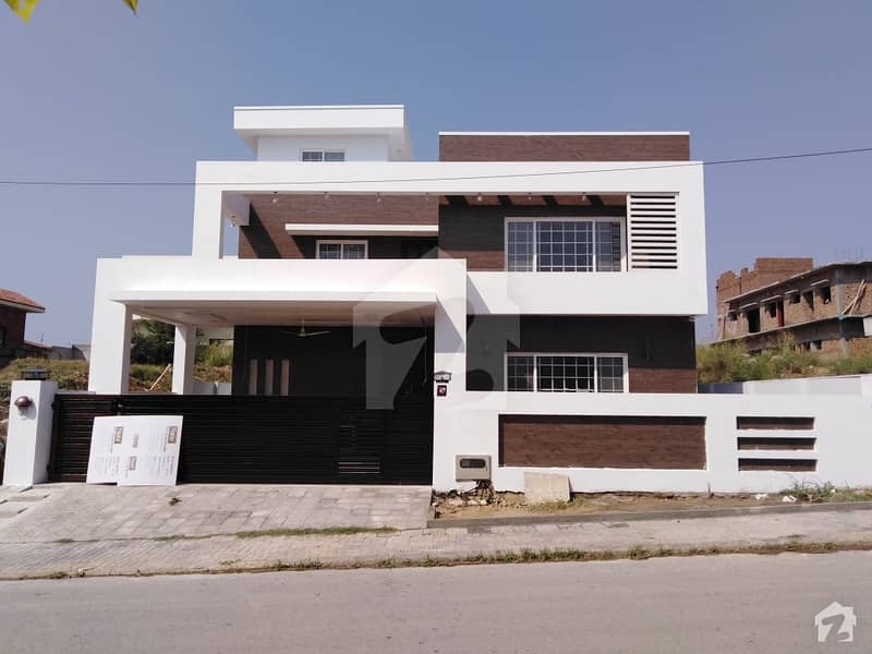 Here Is A Good Opportunity To Live In A Well-built House In Block G