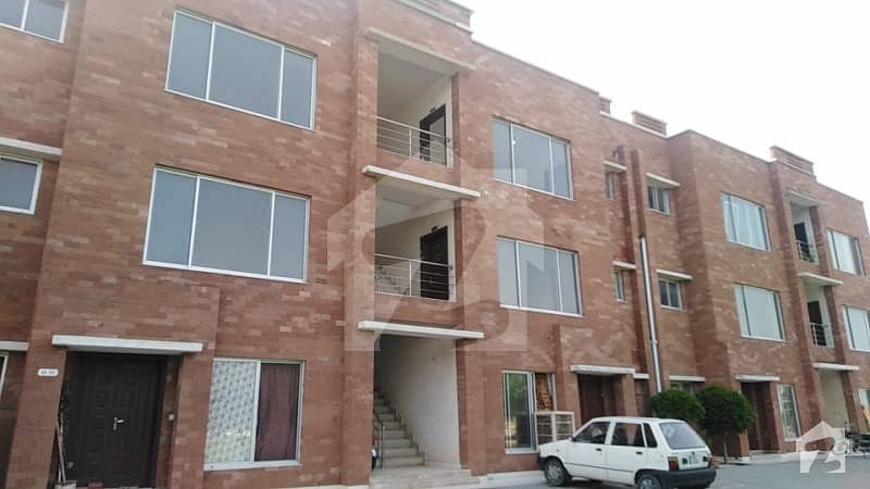 Ideal Location 5 Marla Flat For Sale