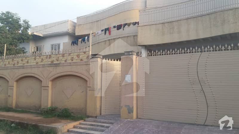 حیات آباد فیز 6 - ایف1 حیات آباد فیز 6 حیات آباد پشاور میں 7 کمروں کا 1 کنال مکان 4 کروڑ میں برائے فروخت۔
