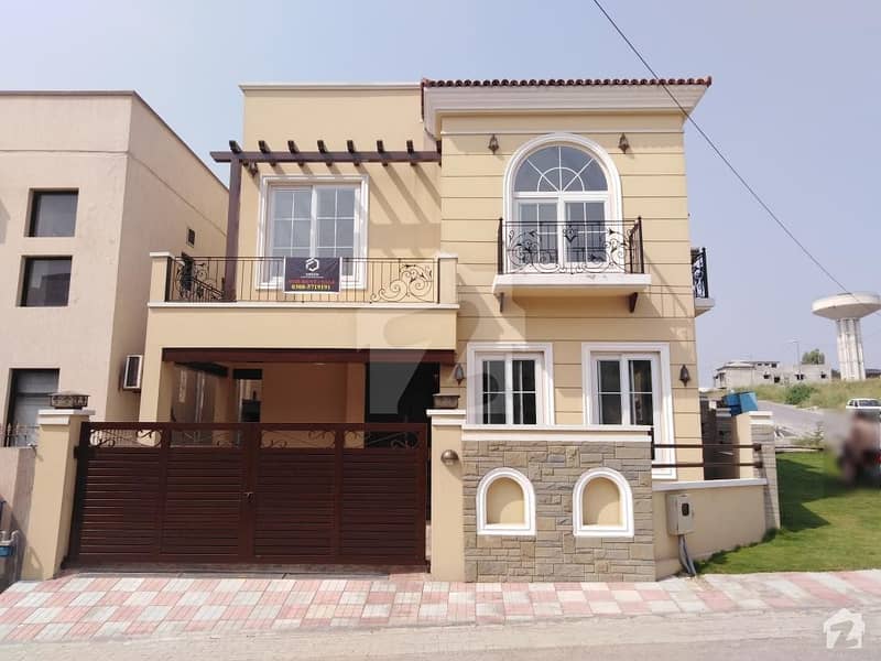 Here Is A Good Opportunity To Live In A Well-built House In Block J