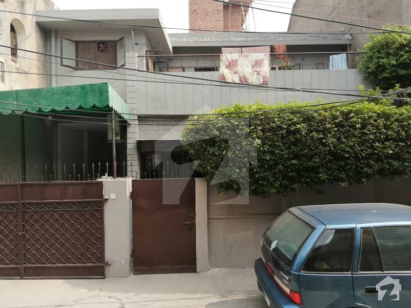 مسلم ٹاؤن لاہور میں 3 کمروں کا 10 مرلہ مکان 2.7 کروڑ میں برائے فروخت۔