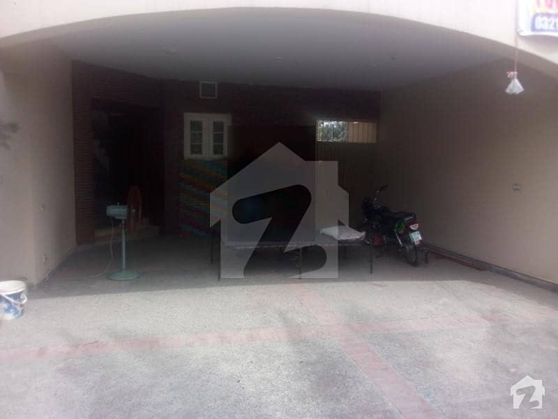 Al Noor Offer One Kanal House For Rent In Gulberg
