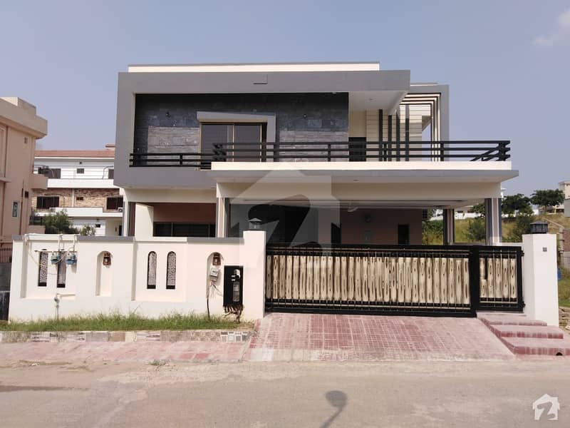 A Beautifully Built House At Good Location In Block J
