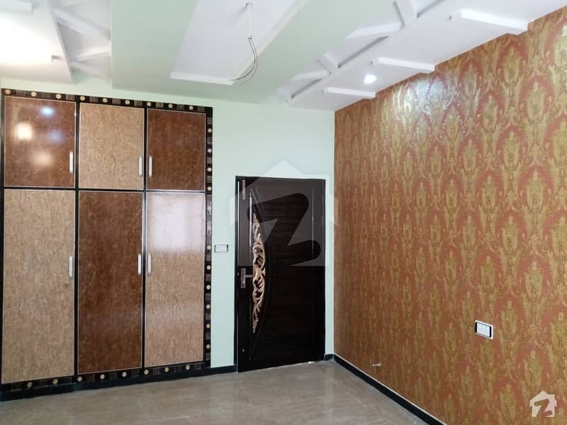 رتا روڈ گوجرانوالہ میں 5 کمروں کا 6 مرلہ مکان 92 لاکھ میں برائے فروخت۔