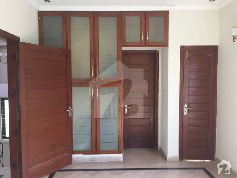 5 marla lower poction for rent facing park in gulberg 3 A3