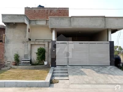 Here Is A Good Opportunity To Live In A Well-Built House Here Is A Good Opportunity To Live In A Well-Built House