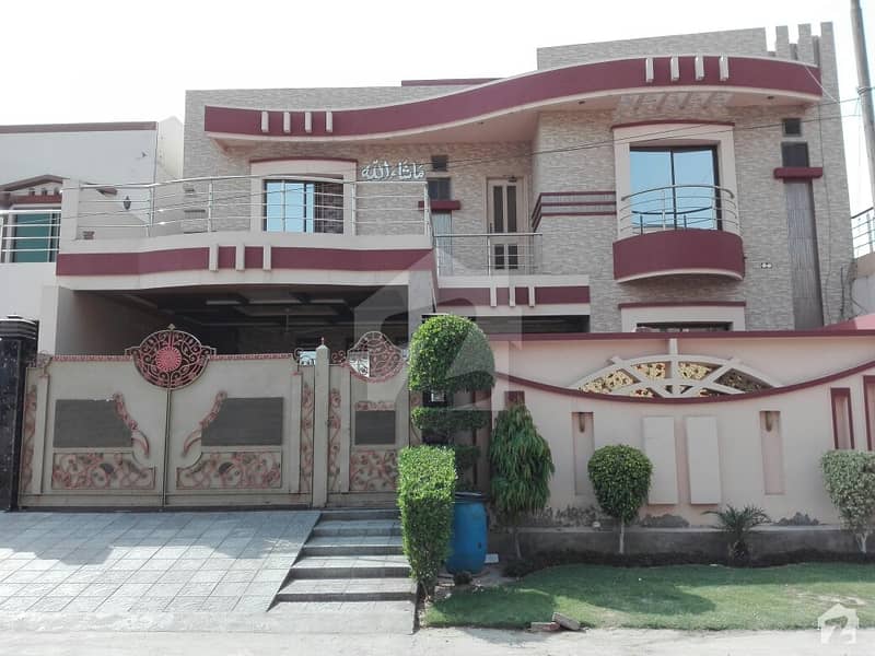 ایڈن گارڈنز فیصل آباد میں 5 کمروں کا 15 مرلہ مکان 3. 25 کروڑ میں برائے فروخت۔