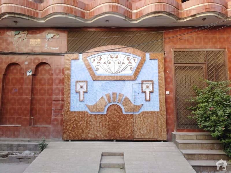 کوہاٹ روڈ پشاور میں 7 کمروں کا 8 مرلہ مکان 2. 6 کروڑ میں برائے فروخت۔