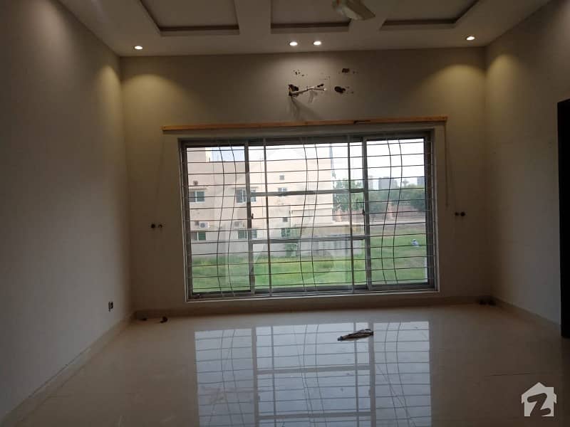 1 KANAL DOUBLE STORY HOUSE AVALABLE NEAR BY PARK MOSQUE