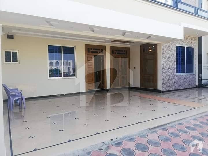 Beautiful independent 1 Kanal portion for rent in Gulraiz
