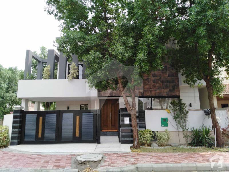 12 Marla Corner House For Sale In Gulbahar Block Of Bahria Town Lahore