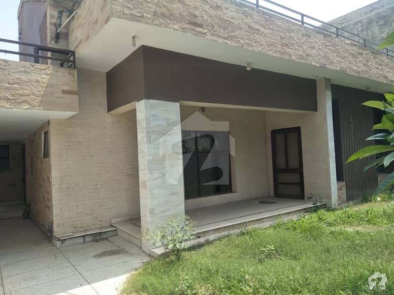 1 Kanal Single Storey House Is Available For Rent