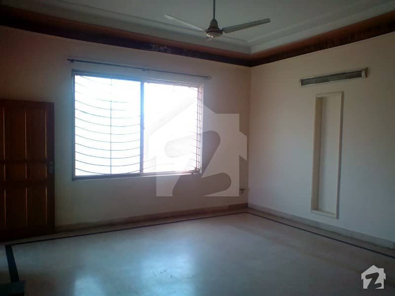 10 marla  Ground portion with 2 bedrooms for rent in River Gardens