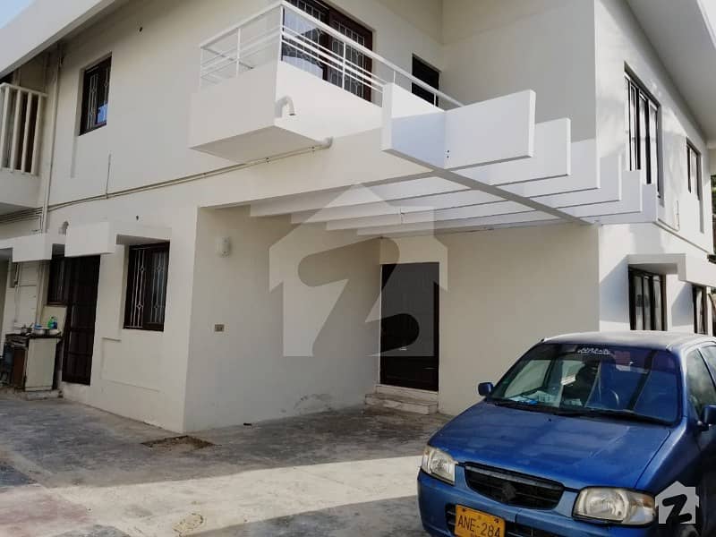 600 Square Yard Bungalow Available For Rent In Clifton Block 5