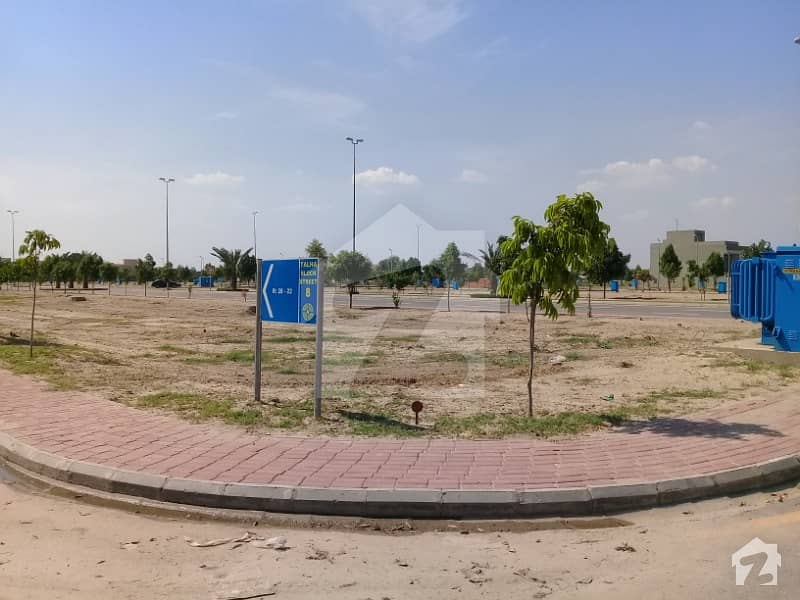 Plot # 90 Talha Block Bahria Town Lahore Ideal Location Near To Main Road