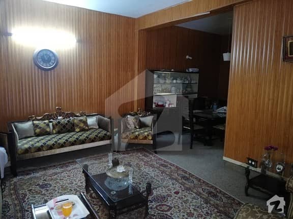 گلستان کالونی راولپنڈی میں 2 کمروں کا 10 مرلہ مکان 1.1 کروڑ میں برائے فروخت۔